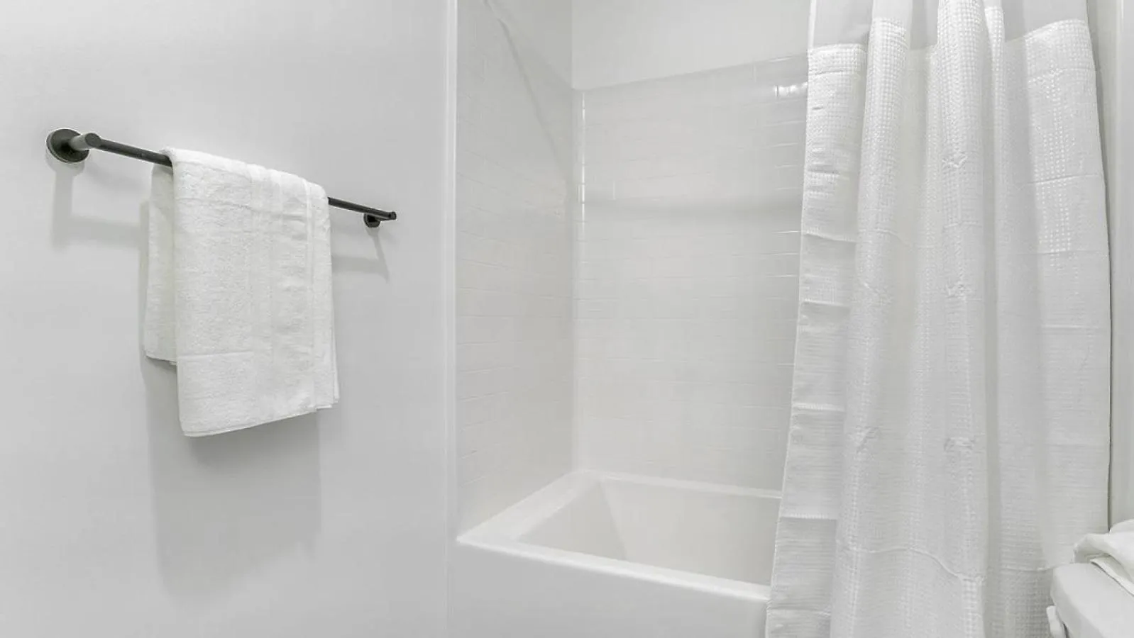 Landing Modern Apartment With Amazing Amenities Ричмонд