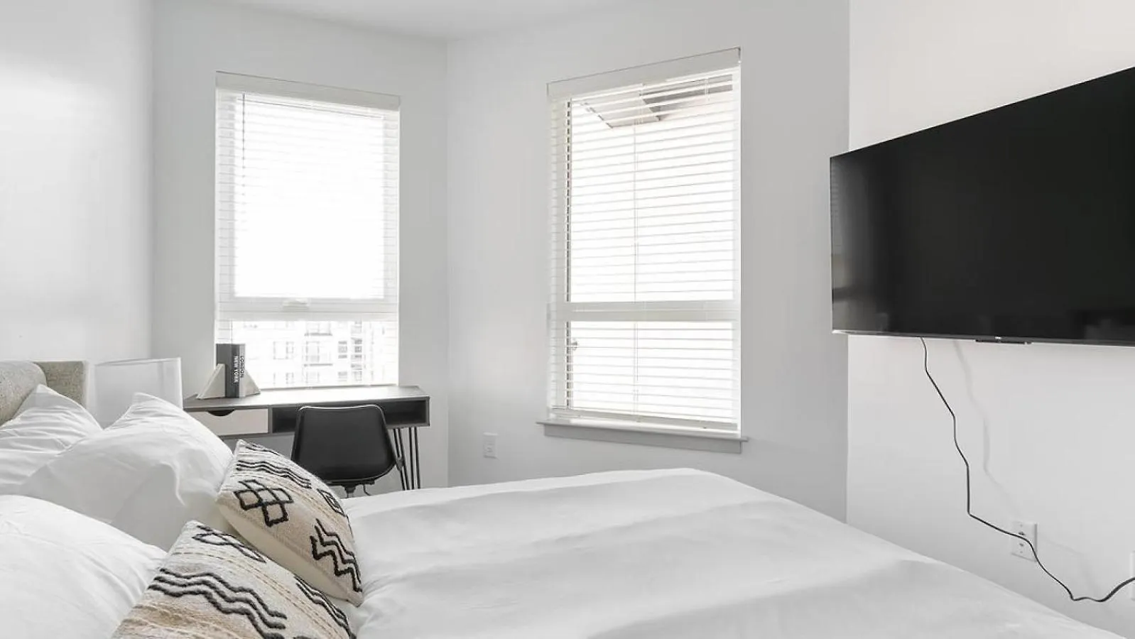 Landing Modern Apartment With Amazing Amenities Ричмонд