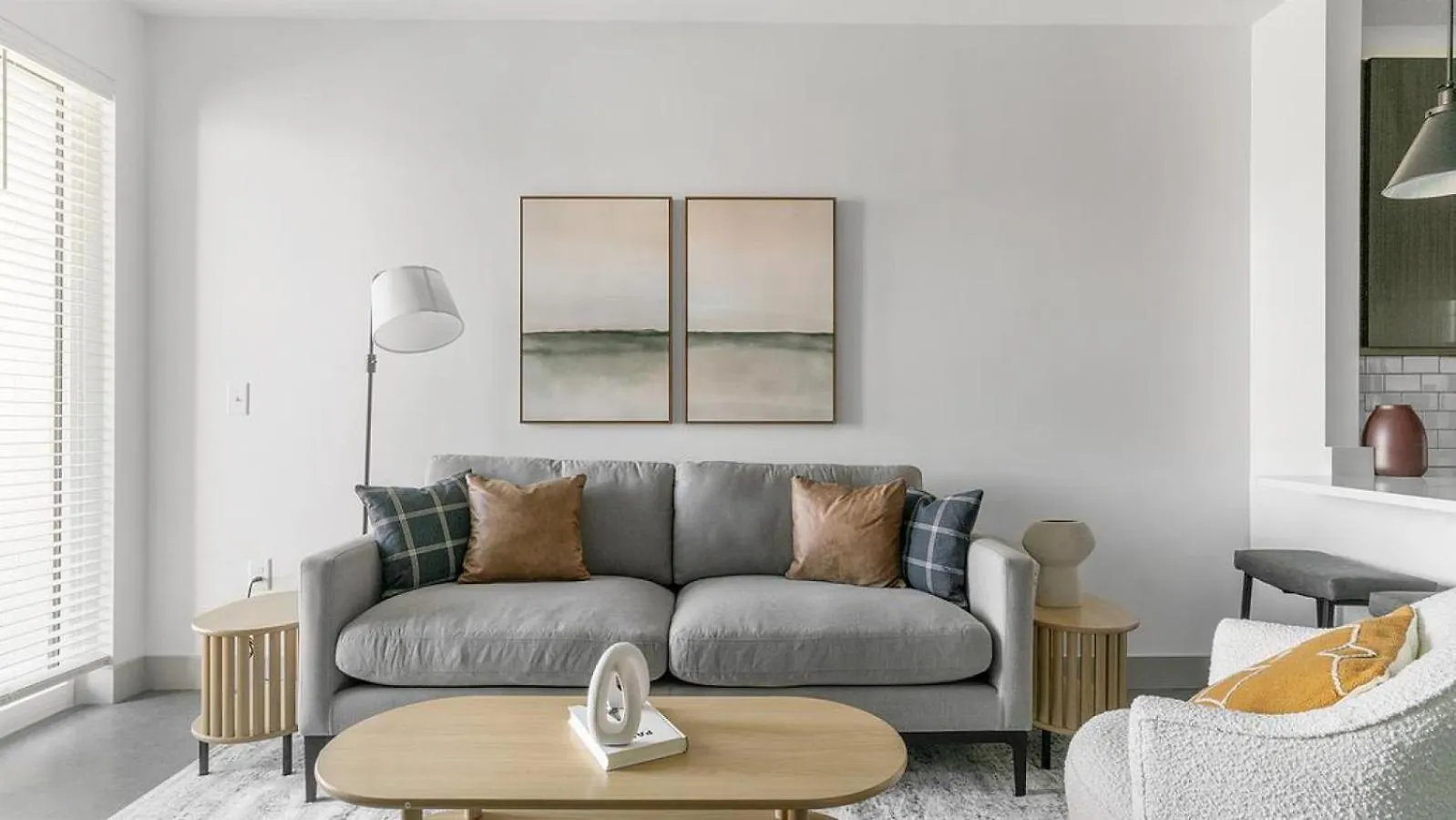 Landing Modern Apartment With Amazing Amenities Ричмонд США