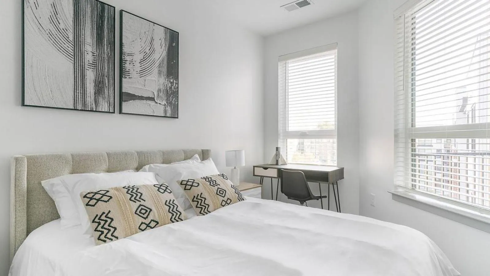 Landing Modern Apartment With Amazing Amenities Ричмонд