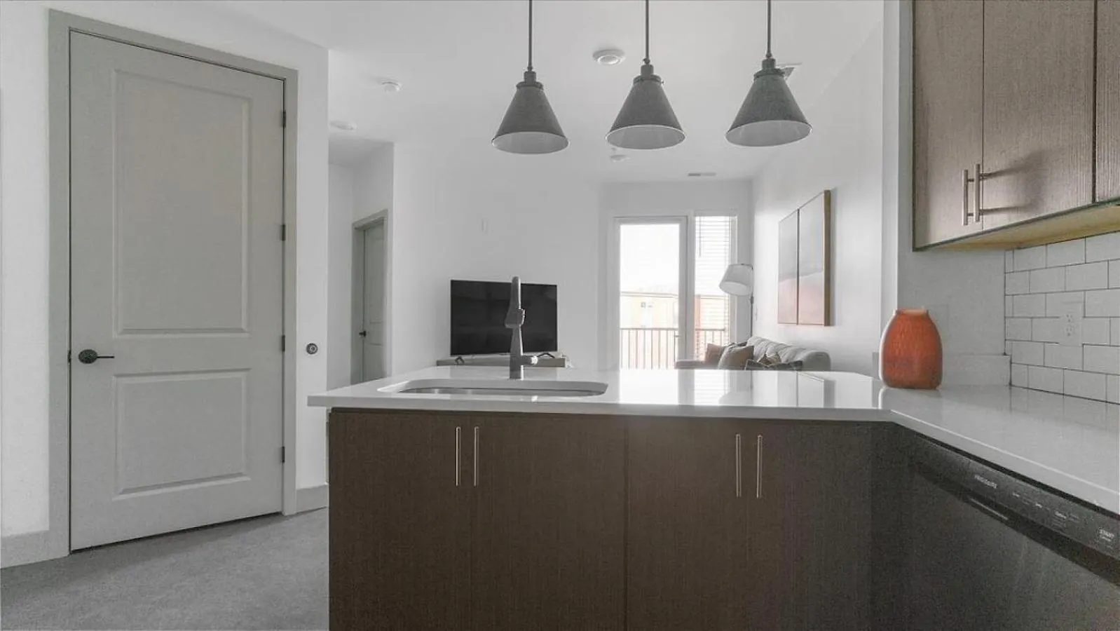 Landing Modern Apartment With Amazing Amenities Richmond